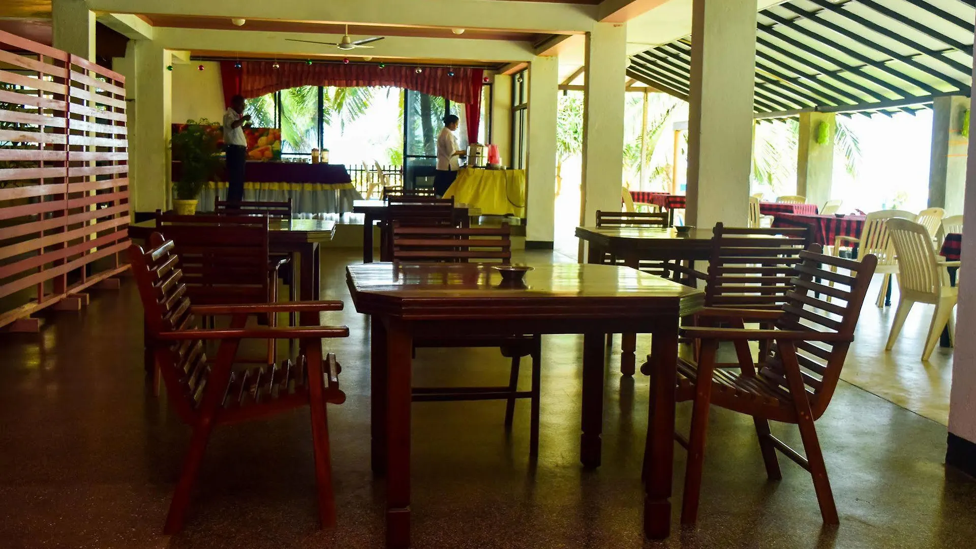 Zen Rooms Negombo Beach Hotel